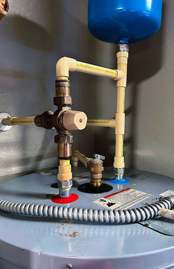 https://sorrentohotwater.com.au/uploads/2025/06/electric-hot-water-system-73015.jpg