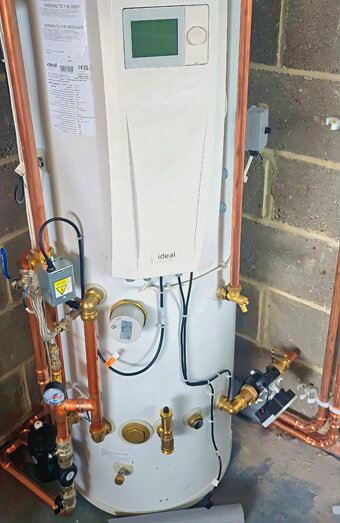 https://sorrentohotwater.com.au/uploads/2025/06/gas-hot-water-system-13675.jpg