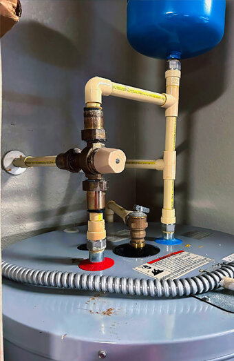 https://sorrentohotwater.com.au/uploads/2025/06/gas-hot-water-system-35892.jpg