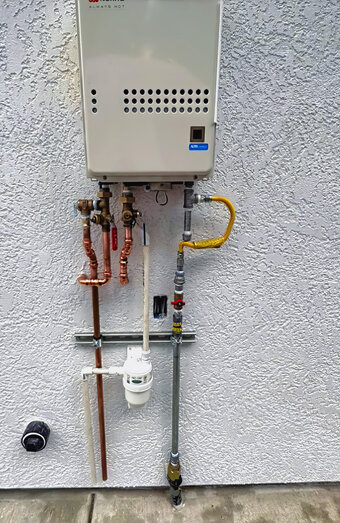 https://sorrentohotwater.com.au/uploads/2025/06/thermostatic-water-systems-62598.jpg